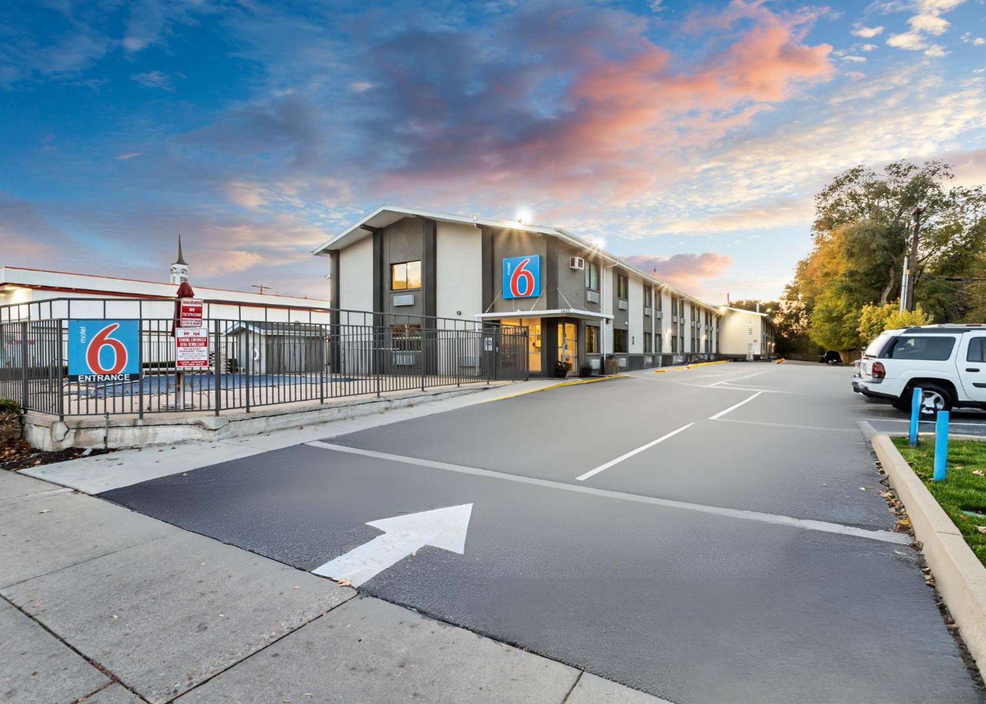 Motel 6 Ogden, Ut- Downtown Zewnętrze zdjęcie