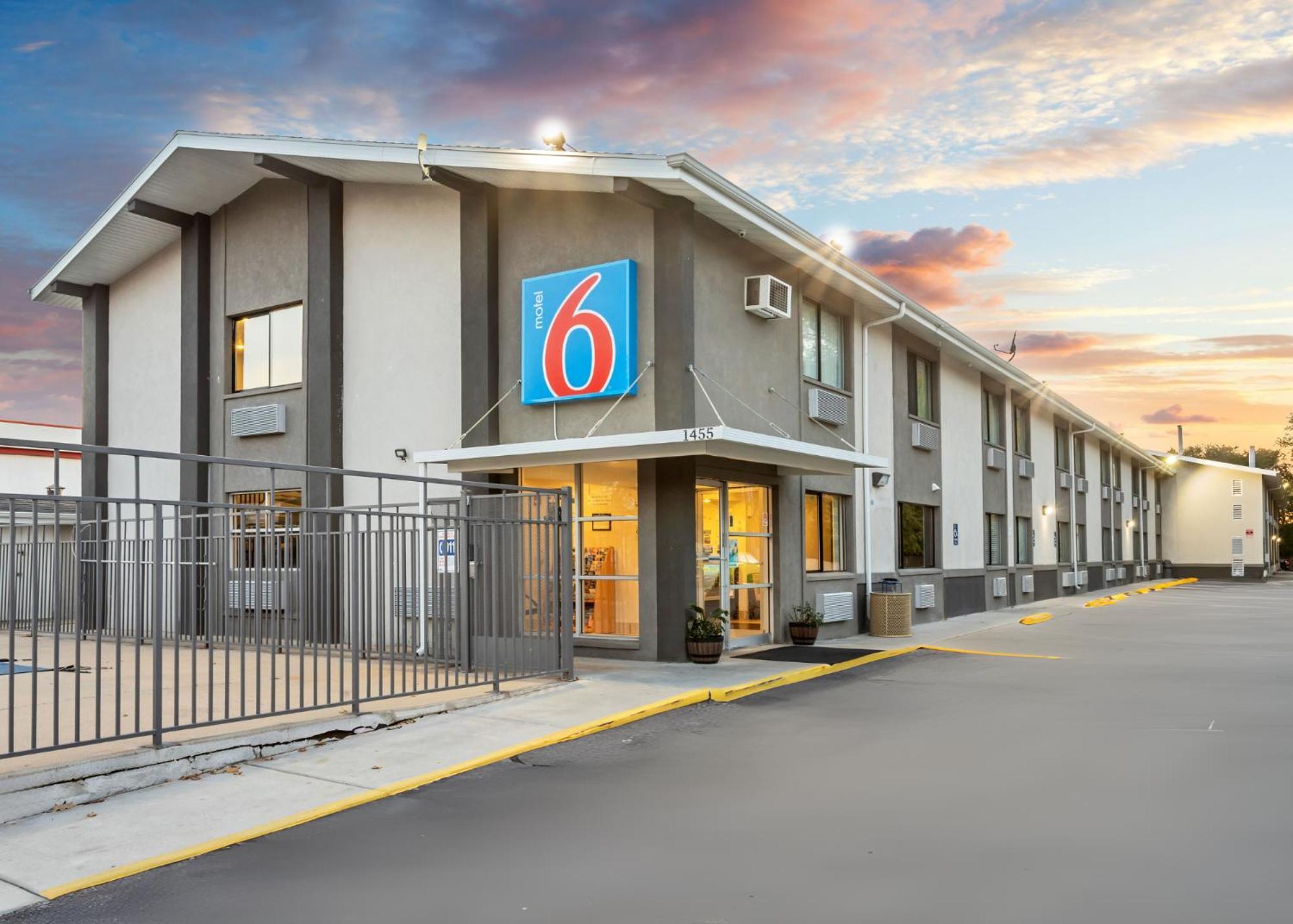 Motel 6 Ogden, Ut- Downtown Zewnętrze zdjęcie